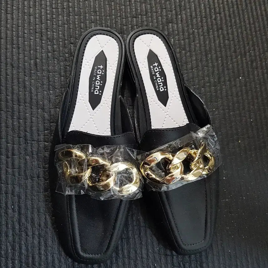 [BUNJANG] Tawana Gold Chain Black Mule Slippers / (미착용)Tawana 금장 체인 장식 블랙 뮬 슬리퍼