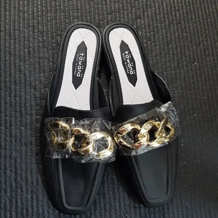 [BUNJANG] Tawana Gold Chain Black Mule Slippers / (미착용)Tawana 금장 체인 장식 블랙 뮬 슬리퍼
