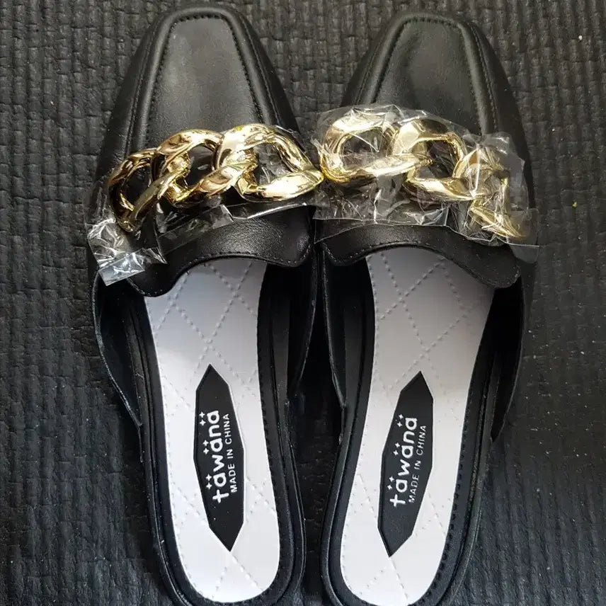[BUNJANG] Tawana Gold Chain Black Mule Slippers / (미착용)Tawana 금장 체인 장식 블랙 뮬 슬리퍼
