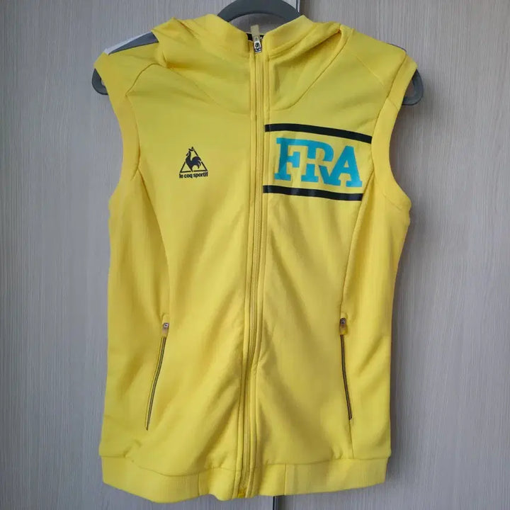 [BUNJANG] Le Coq Sportif Hooded Vest Yellow M / 르꼬끄 스포르티브 후드 조끼 노랑 M