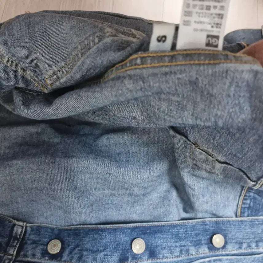 [BUNJANG] GU Kim Jones Denim Jacket / gu 킴존스 데님 청자켓