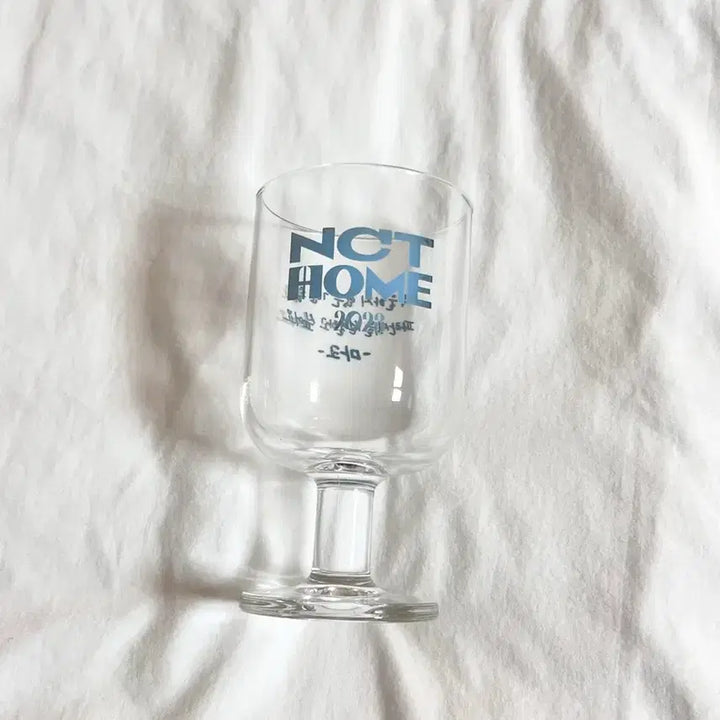 [BUNJANG] NCT Mark Home Exhibition Goblet Glass Cup / 마크 새상품 nct home 엔시티홈 전시회 고블렛 컵 본품양도 유리컵잔