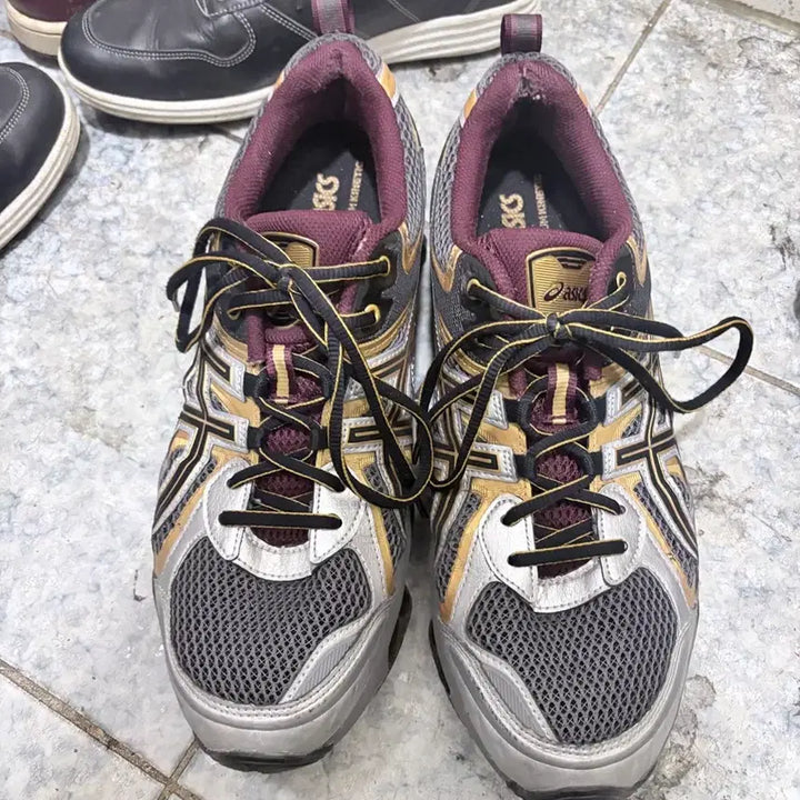 [BUNJANG] Asics Gel Quantum Kinetic Carbon Pure Gold Sneakers / 아식스 젤퀀텀 키네틱 카본 퓨어 골드 285