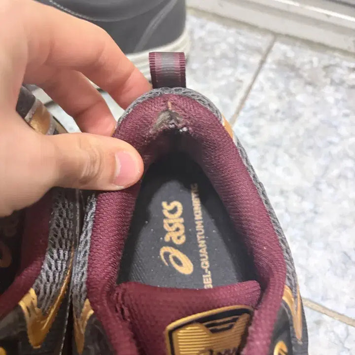 [BUNJANG] Asics Gel Quantum Kinetic Carbon Pure Gold Sneakers / 아식스 젤퀀텀 키네틱 카본 퓨어 골드 285
