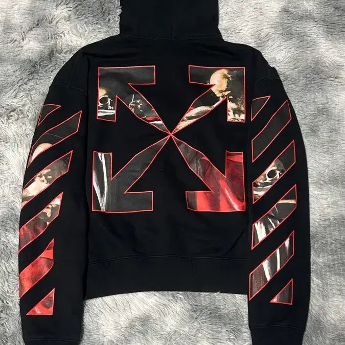 [SOLD OUT] [S size] 오프화이트 카라바조 후드티 블랙