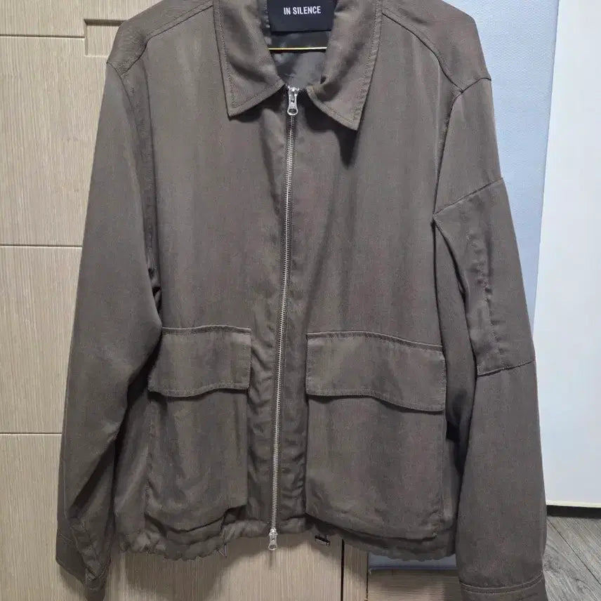 [BUNJANG] Insilence Drape Flight Blouson Jacket / [S]인사일러스 드레이프 플라이트 블루종/카키브라운