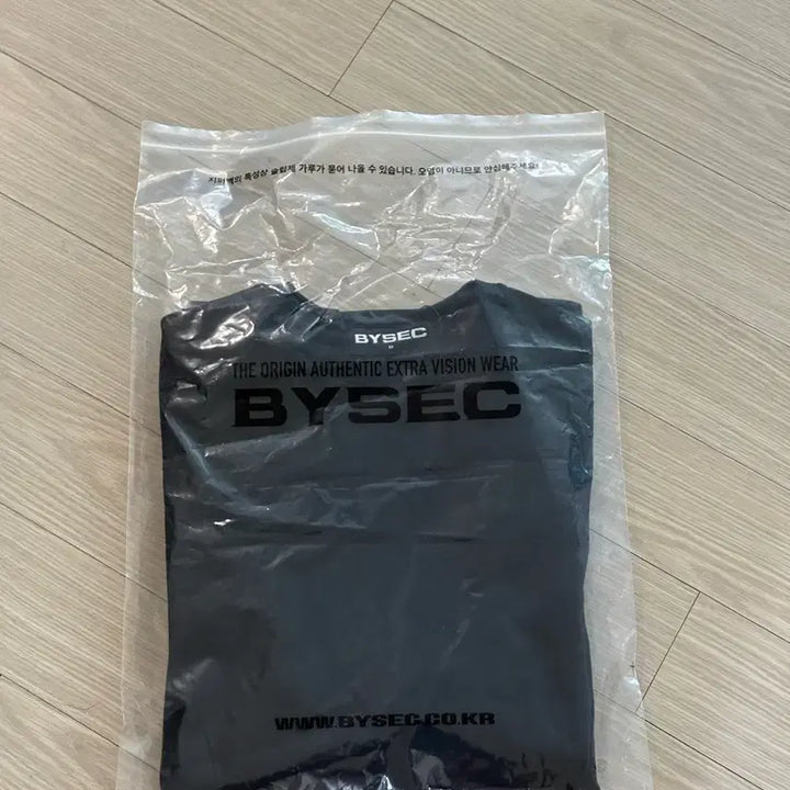 [BUNJANG] BYSEC Black T-Shirt / BYSEC 검정 반팔 티셔츠 새상품