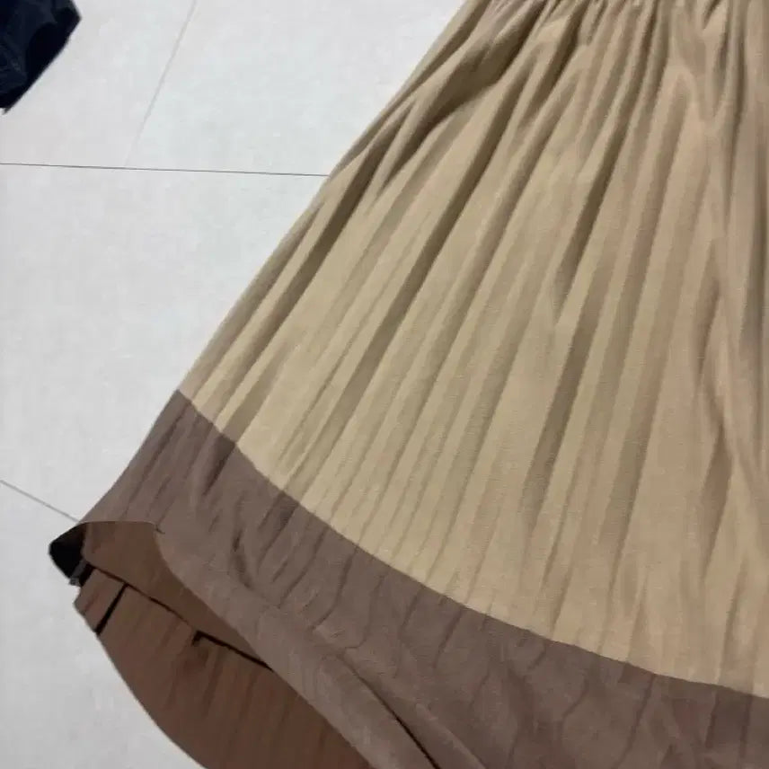 [BUNJANG] ZARA Beige/Brown Pleated Dress / 자라 베이지/브라운 플리츠 원피스
