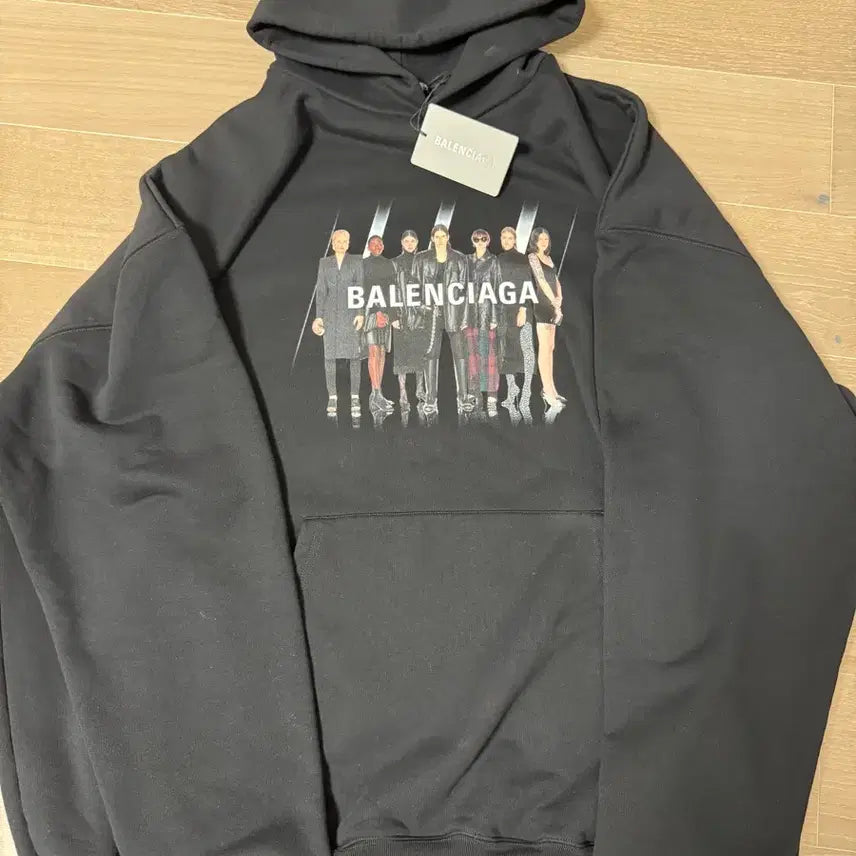 [SOLD OUT] [xs] 발렌시아가 아트워크 리얼 로고 후드
