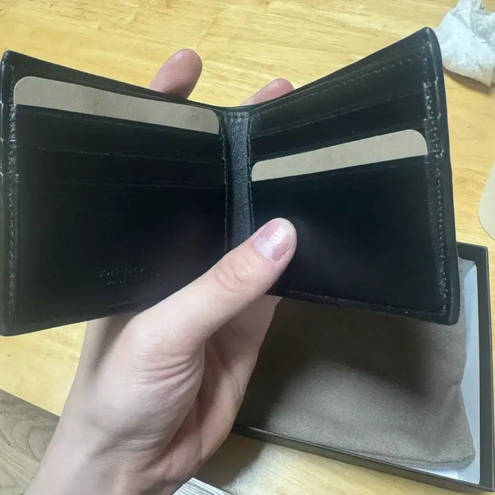 [BUNJANG] Bottega Veneta Bi-fold Wallet Black / 보테가베네타 바이폴드 반지갑 블랙