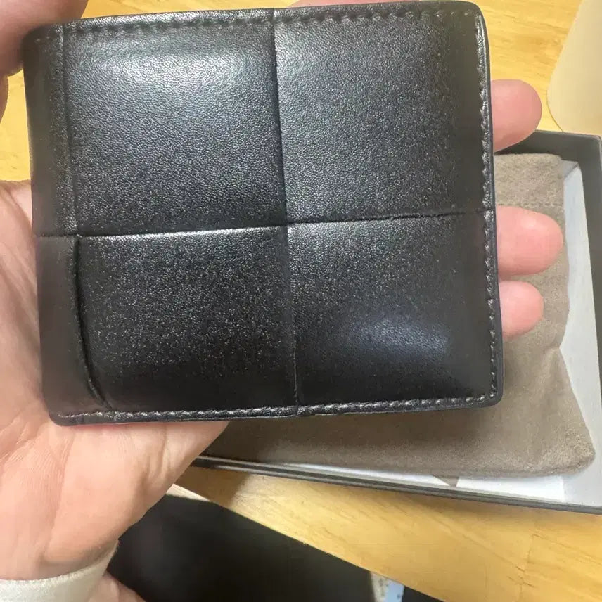 [BUNJANG] Bottega Veneta Bi-fold Wallet Black / 보테가베네타 바이폴드 반지갑 블랙