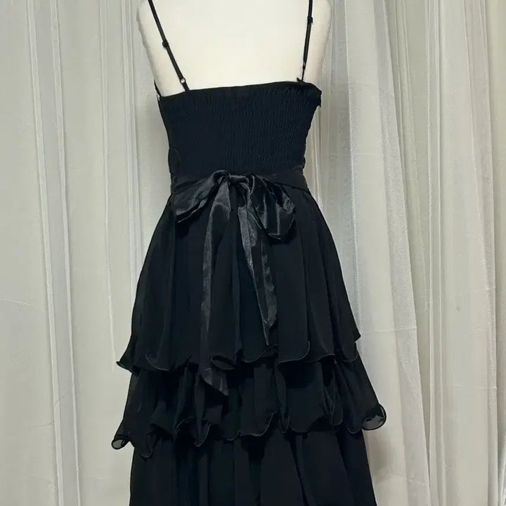 [BUNJANG] Jk2 Rhinestone Embellished Frill Layered Dress / Jk2 갸루깔 뒷리본 큐빅 프릴레이어드 원피스