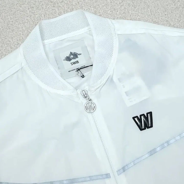 [BUNJANG] SM Swib Zip-up Windbreaker Unisex / (SM)스위브 바람막이 집업 윈드브레이커 남녀공용 W3056
