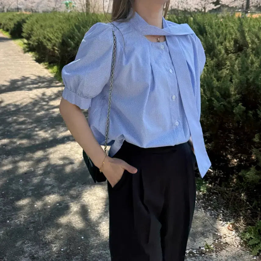 [BUNJANG] Striped Tie Puff Sleeve Blouse / 스트라이프 타이 퍼프 반팔 블라우스 하객룩 출근룩 에이블리 지그재그