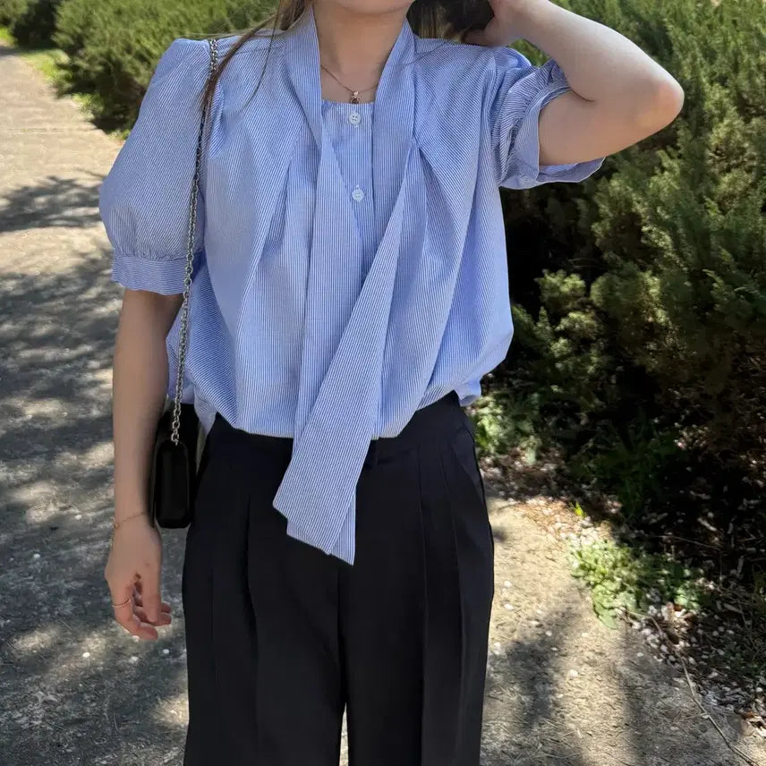 [BUNJANG] Striped Tie Puff Sleeve Blouse / 스트라이프 타이 퍼프 반팔 블라우스 하객룩 출근룩 에이블리 지그재그