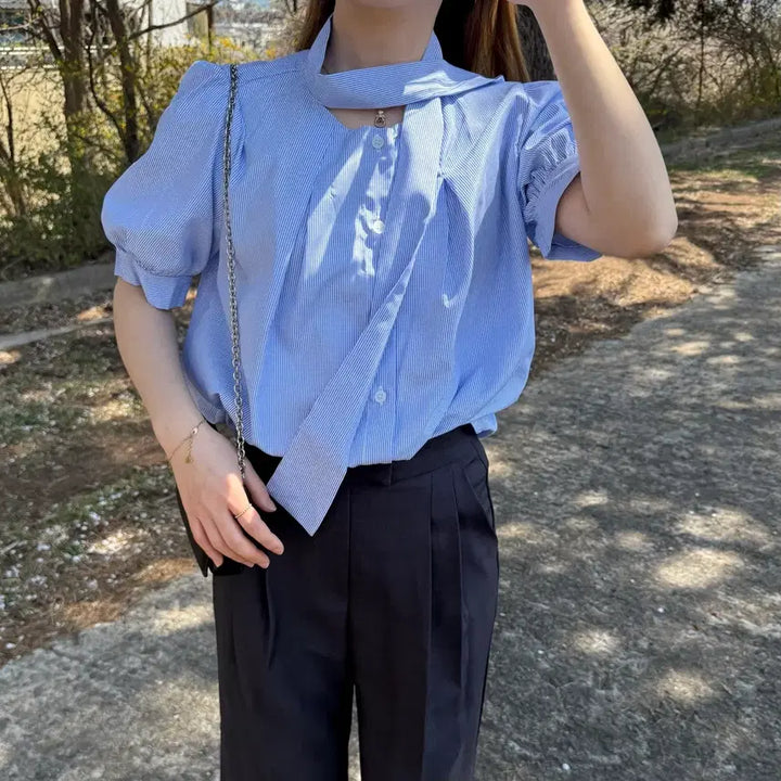 [BUNJANG] Striped Tie Puff Sleeve Blouse / 스트라이프 타이 퍼프 반팔 블라우스 하객룩 출근룩 에이블리 지그재그