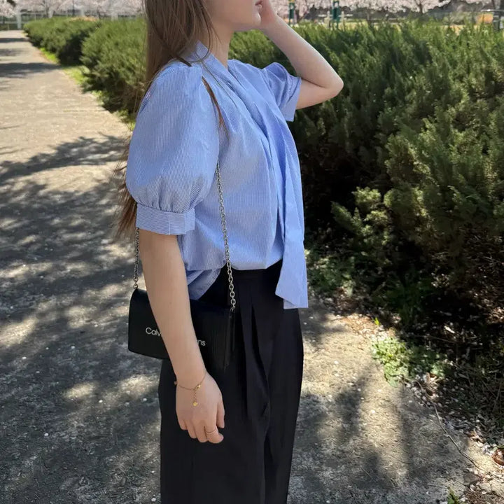 [BUNJANG] Striped Tie Puff Sleeve Blouse / 스트라이프 타이 퍼프 반팔 블라우스 하객룩 출근룩 에이블리 지그재그