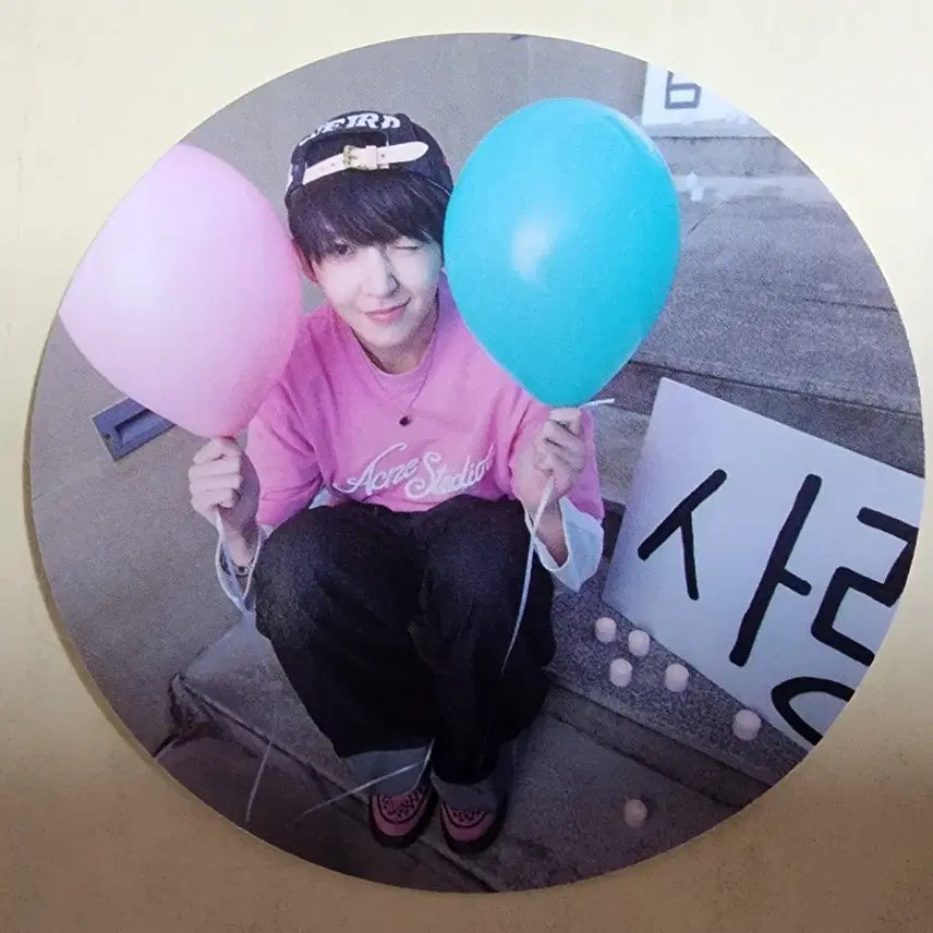 [BUNJANG] Kickflipp Donghyun Sticker / 킥플립 동현 스티커