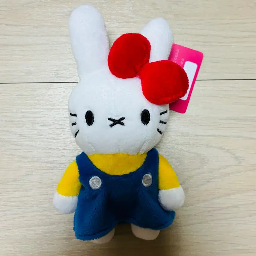 [BUNJANG] Hello Kitty Miffy Rabbit Ribbon Plush Keychain / 헬로키티 미피 토끼 리본 봉제인형 키링