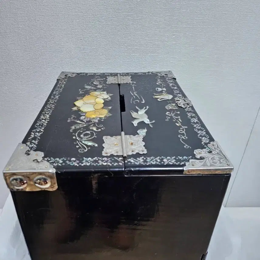 [BUNJANG] 옛날 나전칠기 자개 돈궤 극희귀 돈궤 고가구 / 옛날 나전칠기 자개 돈궤 극희귀 돈궤 고가구