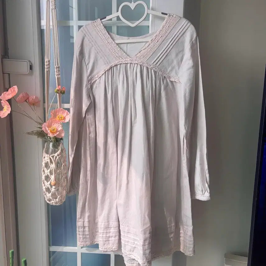 [BUNJANG] Vintage V-Neck Lace Mori-Girl Layered Blouse / [빈티지] 브이넥 레이스 모리걸 레이어드 블라우스 - 옷장정리