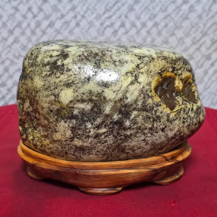 [BUNJANG] Misari White Tiger Hide Muryeong Stone with Premium Wood Stand / 미사리 / 백호피 무령