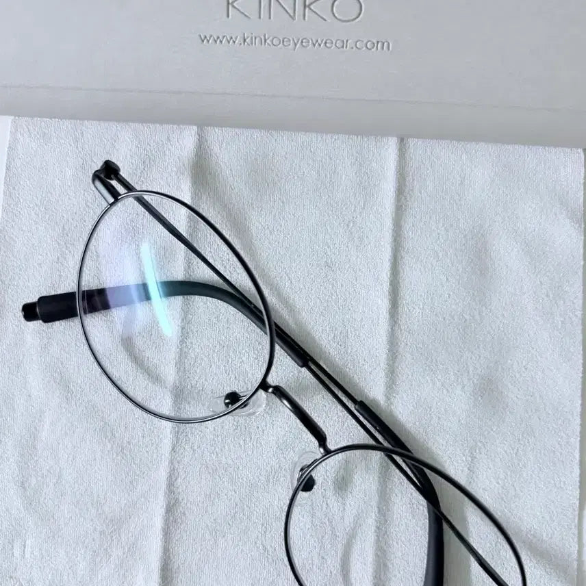 [SOLD OUT] 홍이삭 킨코 안경 블랙