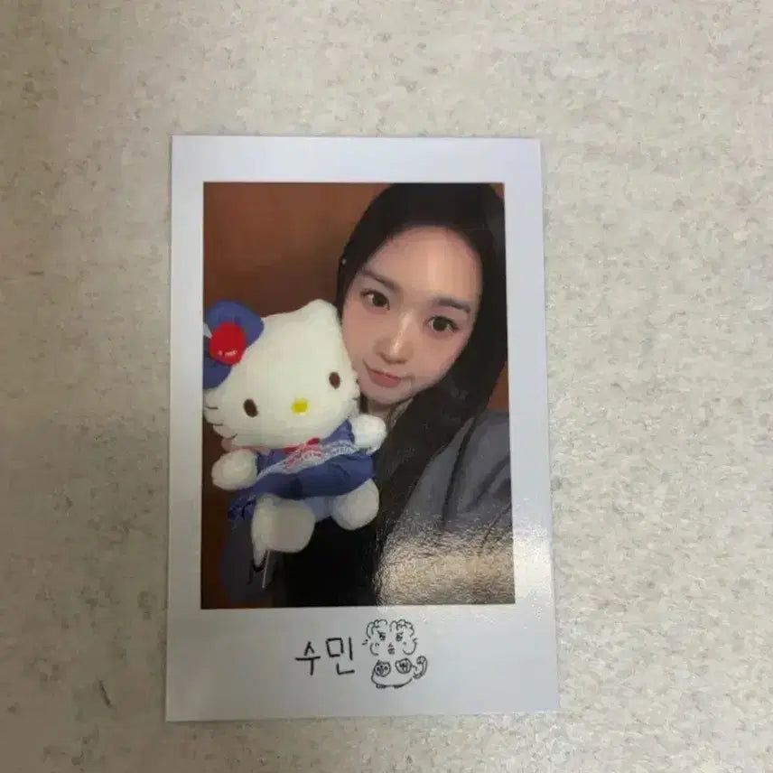 [BUNJANG] tripleS Kim Soomin MISO Girls 2nd Week Photocard / 트리플에스 김수민 미소녀즈 2주차 공방 폴라 양도
