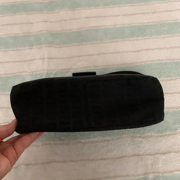 [SOLD OUT] 펜디 블랙 바게트백 정품