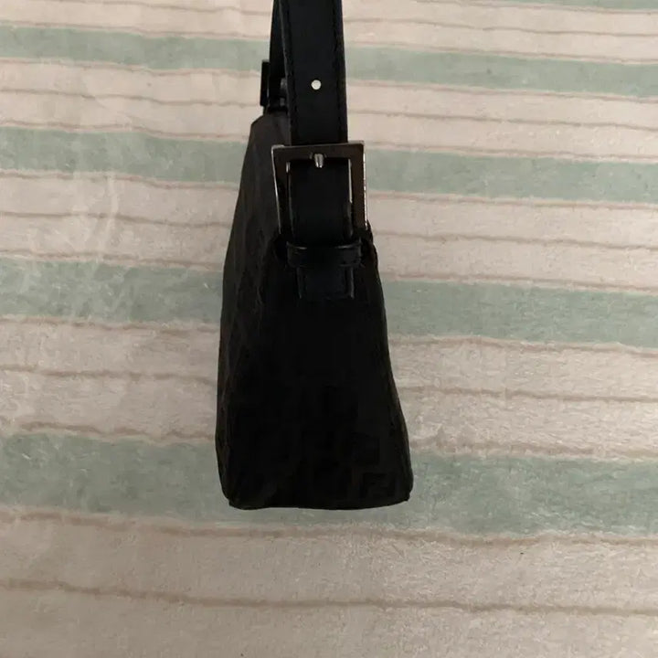 [SOLD OUT] 펜디 블랙 바게트백 정품