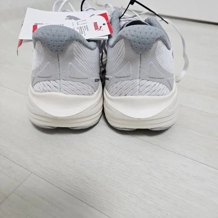 [SOLD OUT] 퓨마 러닝화 255