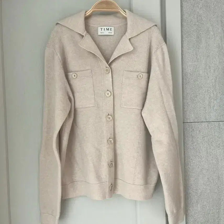 [BUNJANG] TIME (by Hansemm) Cream Ivory Wool 100% Cardigan with Kara Button and Punching Detail / 한섬 타임 TIME 카라 버튼 니트 모100 가디건 크림아이보리 펀칭