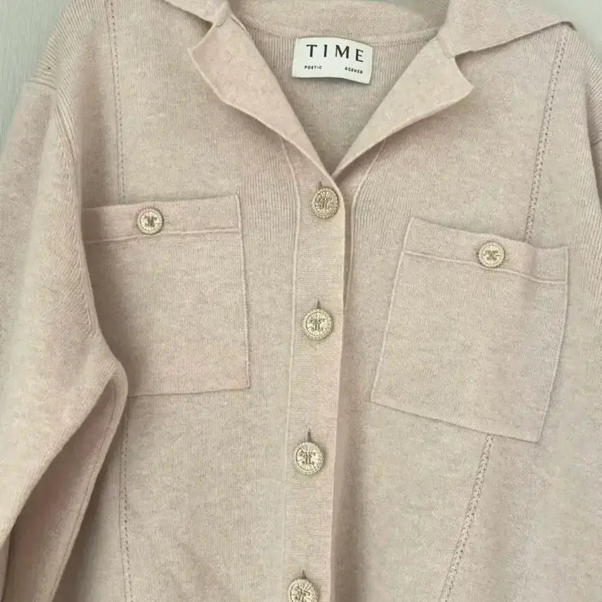 [BUNJANG] TIME (by Hansemm) Cream Ivory Wool 100% Cardigan with Kara Button and Punching Detail / 한섬 타임 TIME 카라 버튼 니트 모100 가디건 크림아이보리 펀칭