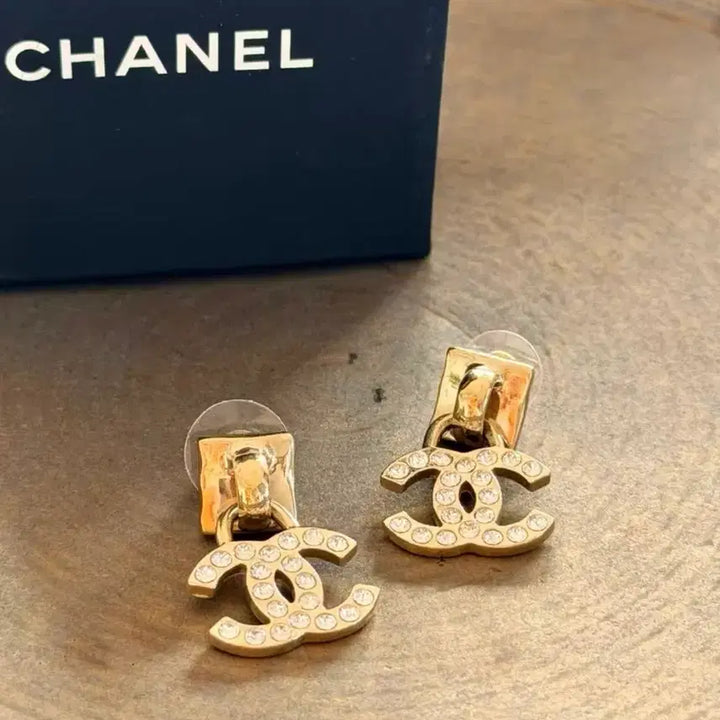 [BUNJANG] Chanel CC Logo Drop Earrings / 샤넬 골드 CC 로고 드롭 귀걸이