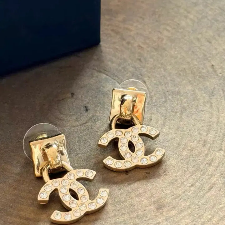 [BUNJANG] Chanel CC Logo Drop Earrings / 샤넬 골드 CC 로고 드롭 귀걸이