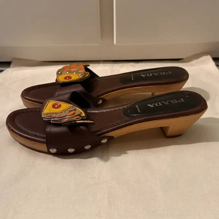 [BUNJANG] Prada Fish Wood Mule Sandals / 프라다 피쉬 우드 뮬 샌들