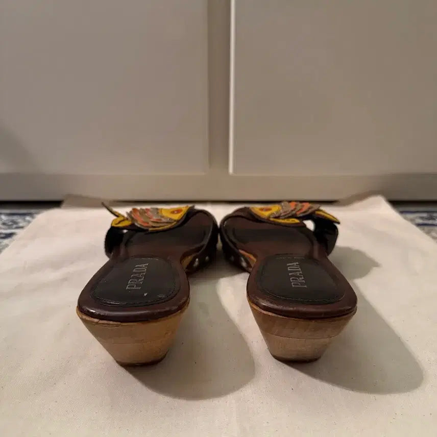 [BUNJANG] Prada Fish Wood Mule Sandals / 프라다 피쉬 우드 뮬 샌들
