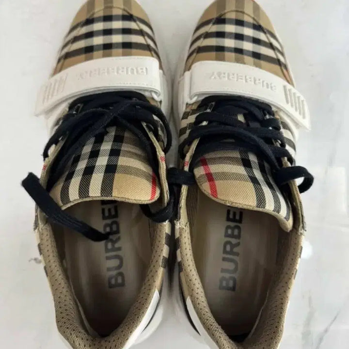 [SOLD OUT] 버버리 체크 스니커즈 운동화280