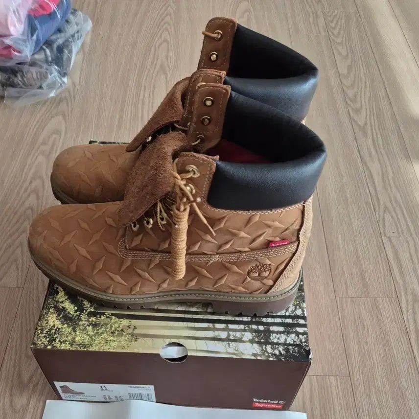 [BUNJANG] Timberland x Supreme Diamond Plate 6-Inch Boots / [290]팀버랜드 x 슈프림 다이아몬드 플레이트 6인치 부츠