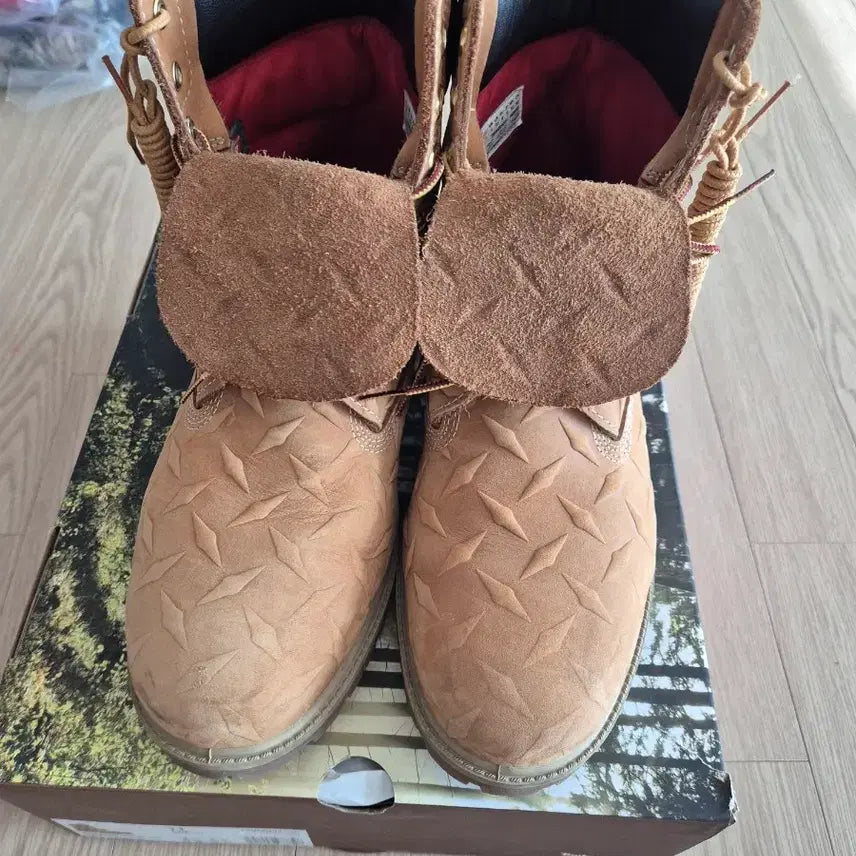 [BUNJANG] Timberland x Supreme Diamond Plate 6-Inch Boots / [290]팀버랜드 x 슈프림 다이아몬드 플레이트 6인치 부츠