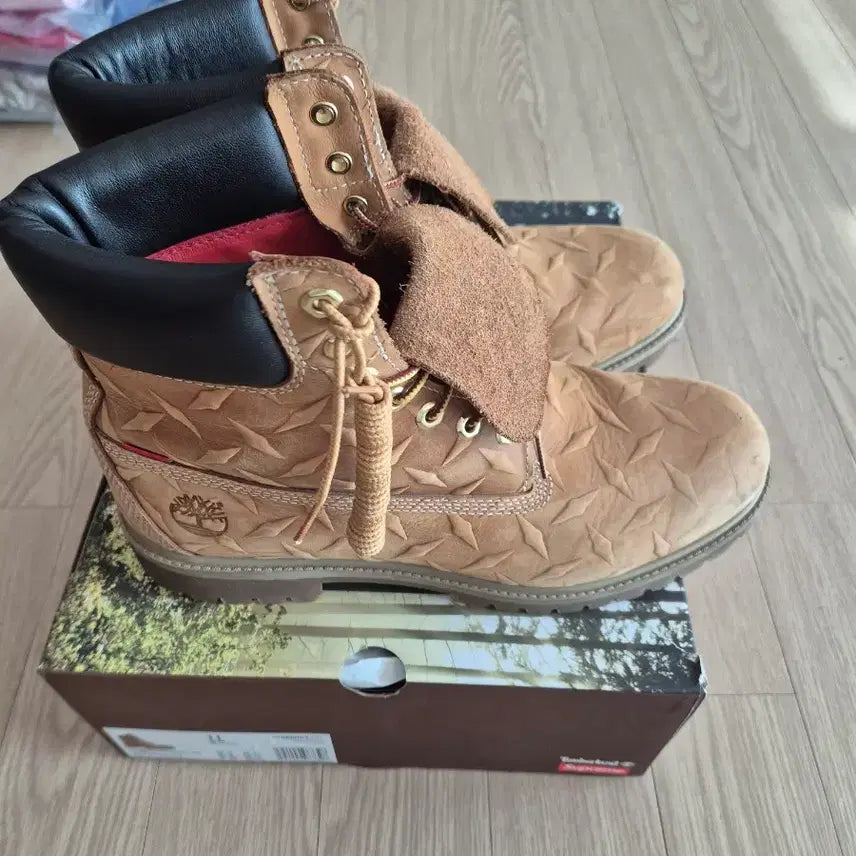 [BUNJANG] Timberland x Supreme Diamond Plate 6-Inch Boots / [290]팀버랜드 x 슈프림 다이아몬드 플레이트 6인치 부츠