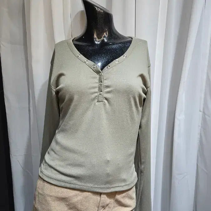 [BUNJANG] Unbranded Henley Neck Wide Sleeve Top / 허리라인 헨리넥 앞버튼 소매 와이드 카키 긴팔