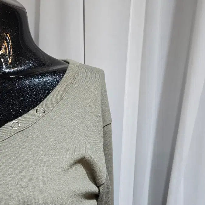 [BUNJANG] Unbranded Henley Neck Wide Sleeve Top / 허리라인 헨리넥 앞버튼 소매 와이드 카키 긴팔