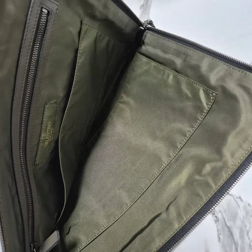 [BUNJANG] (정품) 발렌티노 카모플라쥬 클러치 백 파우치 / (정품) 발렌티노 카모플라쥬 클러치 백 파우치