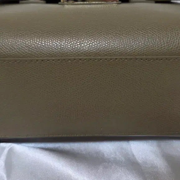 [BUNJANG] FURLA Metropolis Top Handle Tote Bag / FURLA 훌라 메트로폴리스  탑핸들 카키
