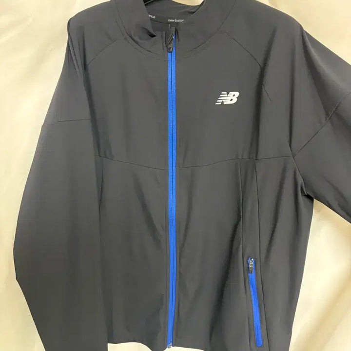 [BUNJANG] New Balance Windbreaker Jacket (Black) Spandex 28% - XL / 뉴발란스 블랙 바람막이 자켓 스판덱스28%