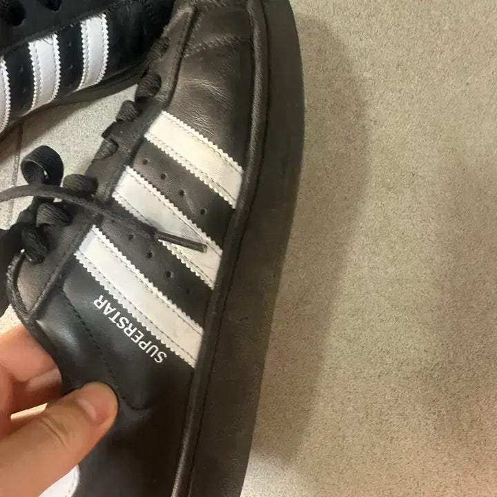 [BUNJANG] Adidas Superstar Core Black Cloud White Sneakers / 아디다스 슈퍼스타 블랙(아디다스 슈퍼스타 2 코어 블랙 클라우드 화이트)