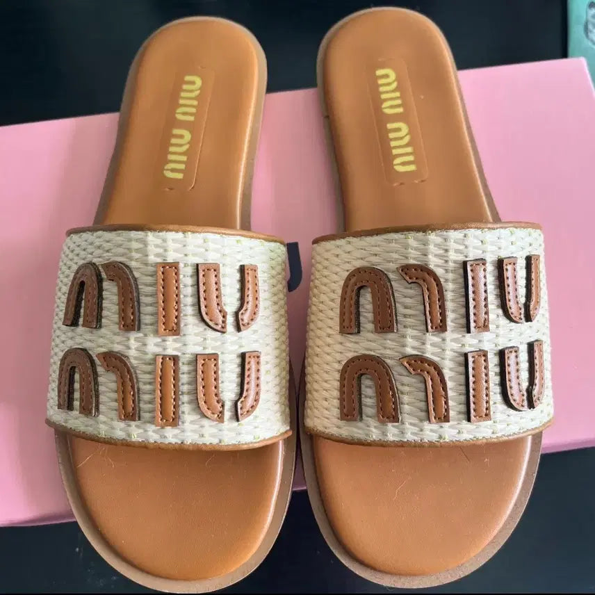 [BUNJANG] Miu Miu Raffia Espadrille Wedge Sandals / 미우미우 라피아 짠 샌들