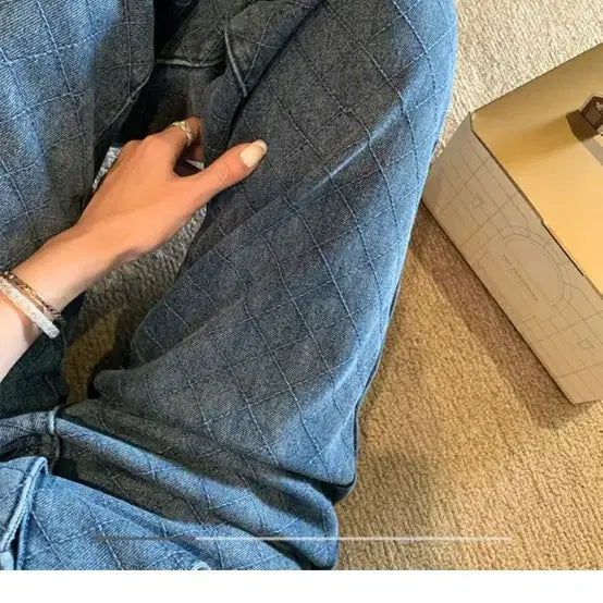 [SOLD OUT] 파리지앵바이브 다이아퀄팅 스트레이트 데님팬츠