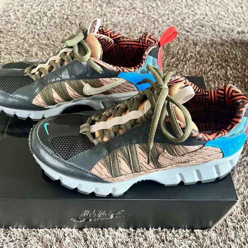 [BUNJANG] Nike Air Humara 17 Premium Sneakers / [255] 나이키 에어 휴마라 17 프리미엄